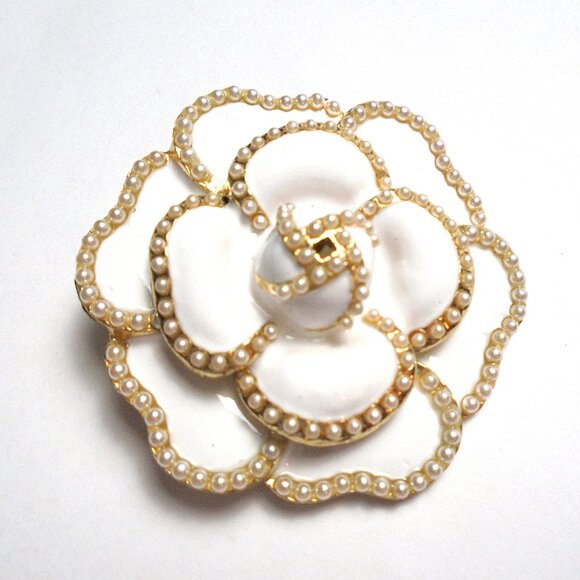 Brooch White Flower pearl brooch accessories jewelry gifts - Picture 2 of 8